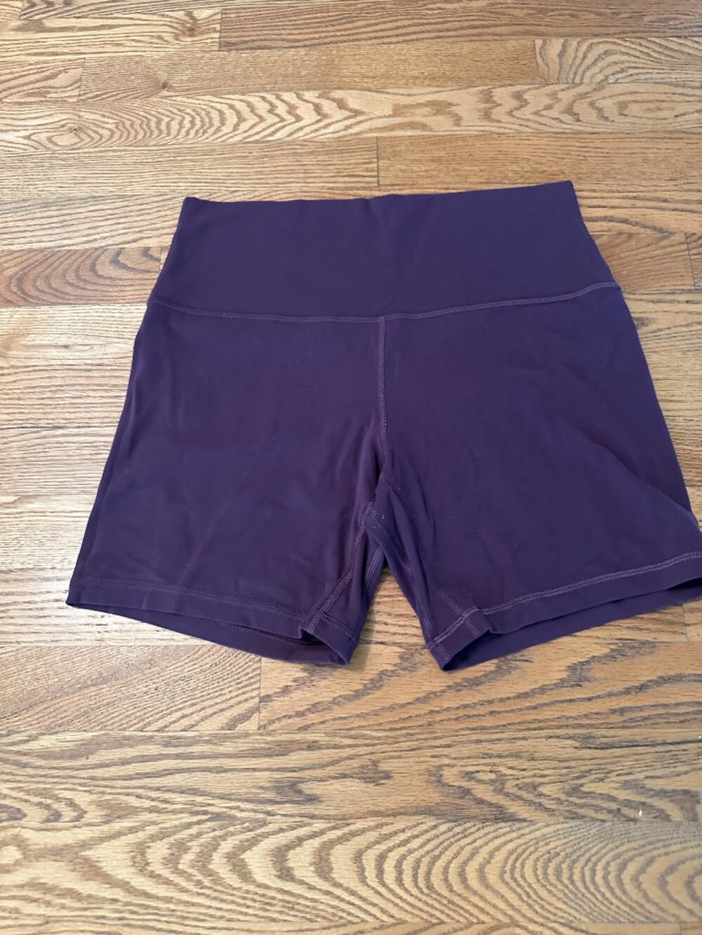 Lululemon 6" shorts in nightfall size 10